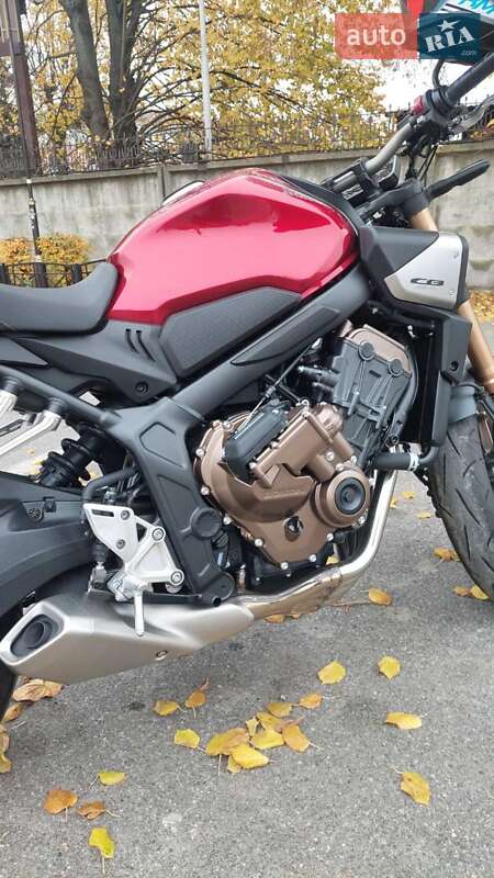 Мотоцикл Без обтікачів (Naked bike) Honda CB 650R 2025 в Вінниці фото 7 Мотоцикл Без обтікачів (Naked bike) Honda CB 650R 2025 в Вінниці