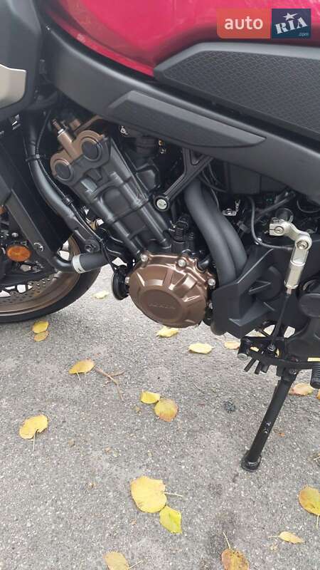 Мотоцикл Без обтікачів (Naked bike) Honda CB 650R 2025 в Вінниці фото 9 Мотоцикл Без обтікачів (Naked bike) Honda CB 650R 2025 в Вінниці