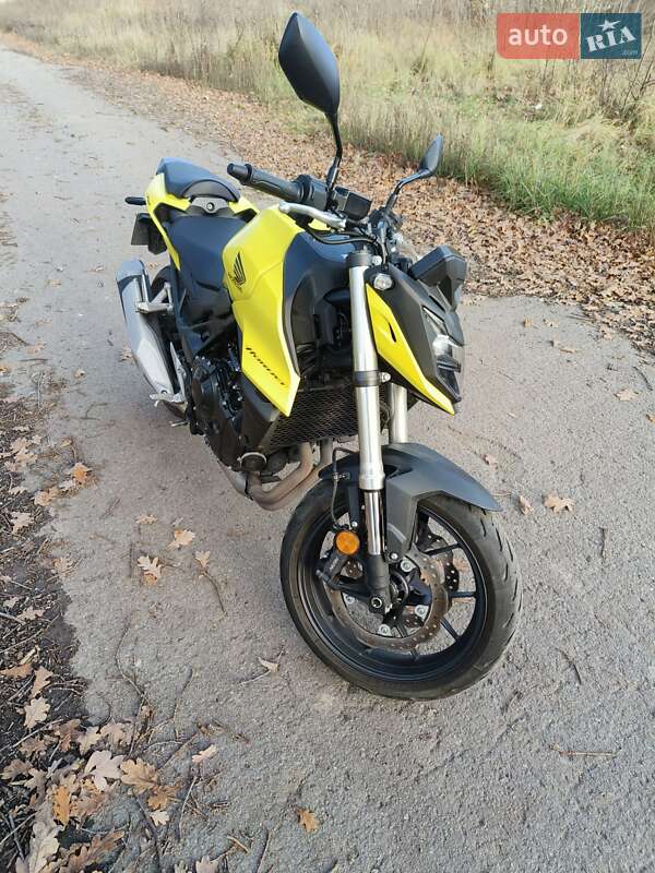 Мотоцикл Без обтікачів (Naked bike) Honda CB 750 Hornet 2023 в Києві фото 4 Мотоцикл Без обтікачів (Naked bike) Honda CB 750 Hornet 2023 в Києві