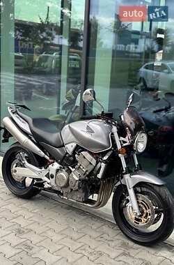 Мотоцикл Без обтекателей (Naked bike) Honda CB 900F Hornet 2002 в 