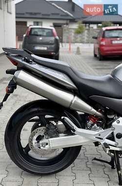 Мотоцикл Без обтекателей (Naked bike) Honda CB 900F Hornet 2002 в 