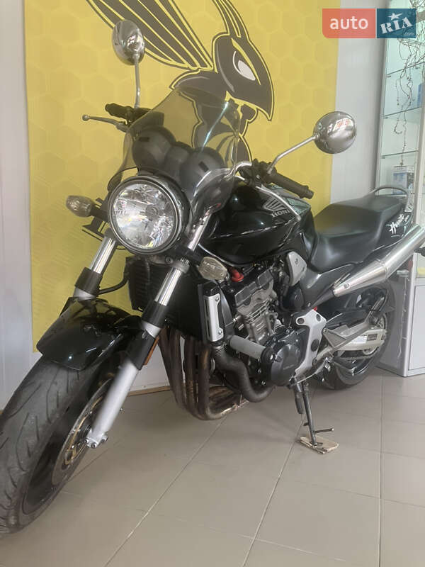 Мотоцикл Классик Honda CB 900F Hornet 2005 в Буске