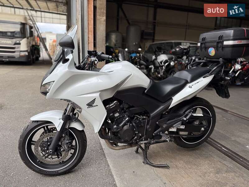Мотоцикл Спорт-туризм Honda CBF 1000 2012 в 