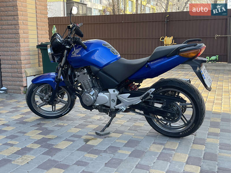 Мотоцикл Без обтікачів (Naked bike) Honda CBF 500 2004 в 