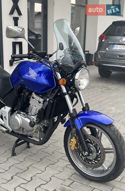 Мотоцикл Без обтекателей (Naked bike) Honda CBF 500 2005 в 