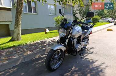 Мотоцикл Без обтекателей (Naked bike) Honda CBF 500 2004 в 