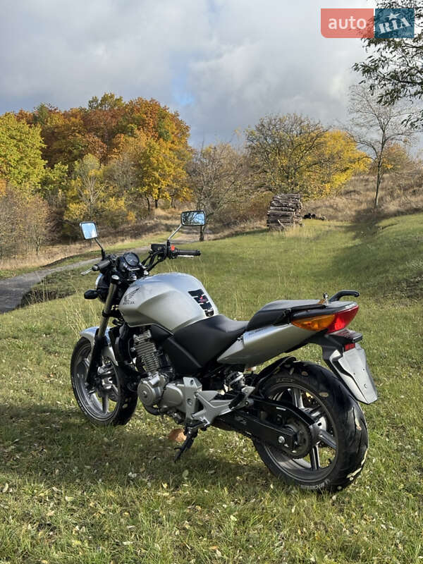 Мотоцикл Без обтекателей (Naked bike) Honda CBF 500 2004 в Черкассах