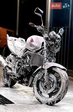 Мотоцикл Без обтекателей (Naked bike) Honda CBF 600N 2005 в 