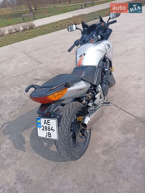 Мотоцикл Спорт-туризм Honda CBF 600SA 2004 в Кривом Роге фото 3 Мотоцикл Спорт-туризм Honda CBF 600SA 2004 в Кривом Роге