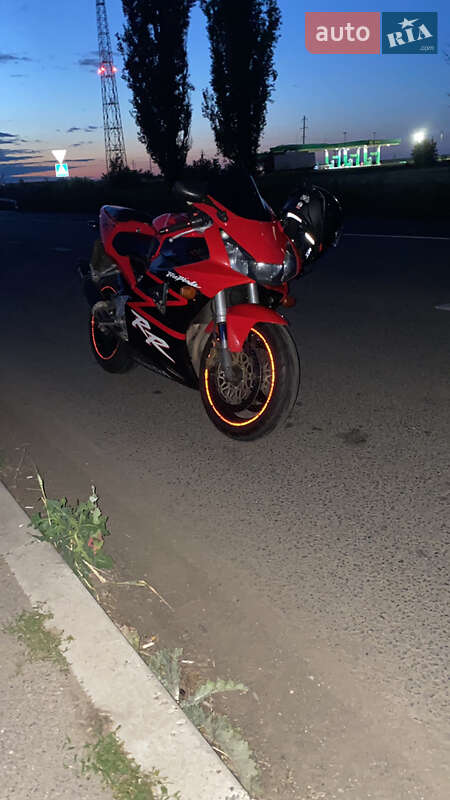 Спортбайк Honda CBR 1000F 2002 в 