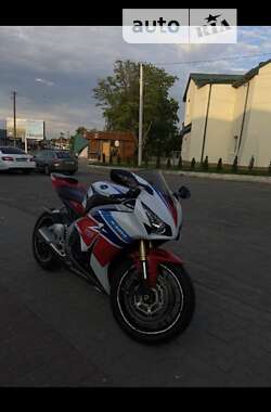 Спортбайк Honda CBR 1000RR 2014 в Горохові