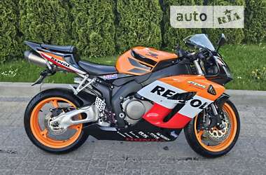 Спортбайк Honda CBR 1000RR 2005 в Млинове