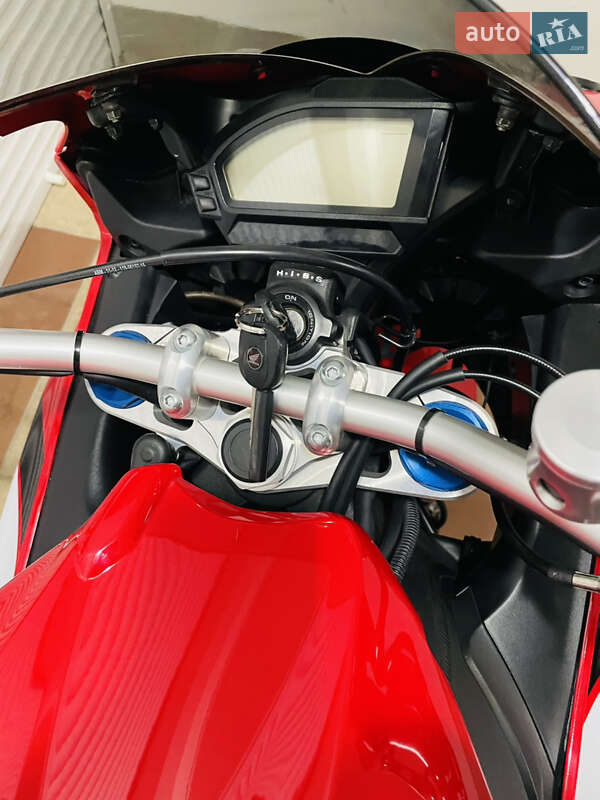 Спортбайк Honda CBR 1000RR 2012 в Києві