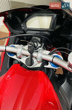 Спортбайк Honda CBR 1000RR 2012 в 