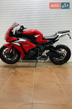 Спортбайк Honda CBR 1000RR 2012 в 