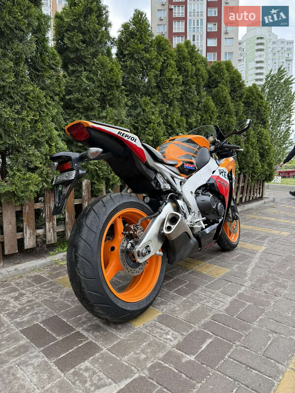 Спортбайк Honda CBR 1000RR 2009 в Киеве фото 3 Спортбайк Honda CBR 1000RR 2009 в Киеве