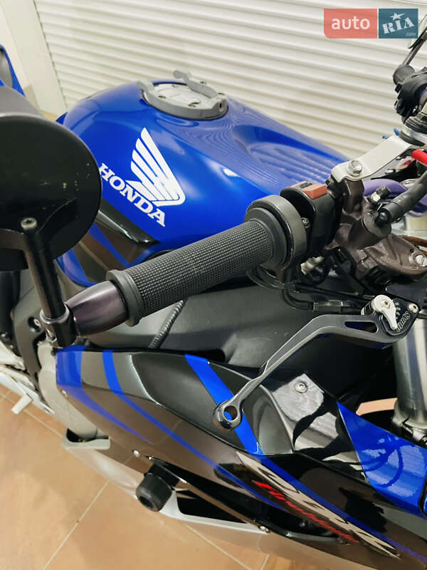 Спортбайк Honda CBR 1000RR 2007 в Киеве
