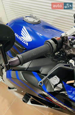 Спортбайк Honda CBR 1000RR 2007 в 