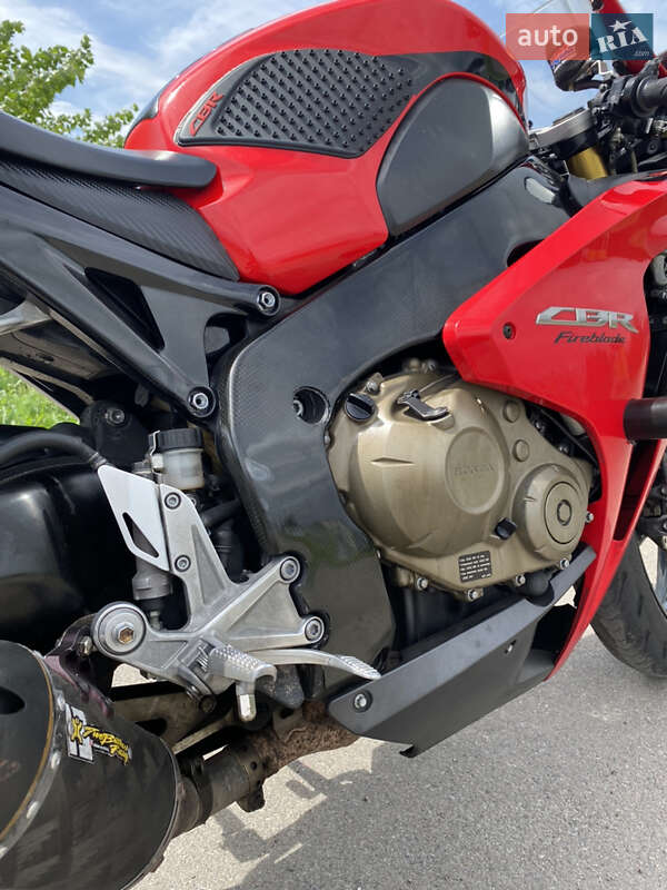 Спортбайк Honda CBR 1000RR 2008 в Броварах фото 5 Спортбайк Honda CBR 1000RR 2008 в Броварах
