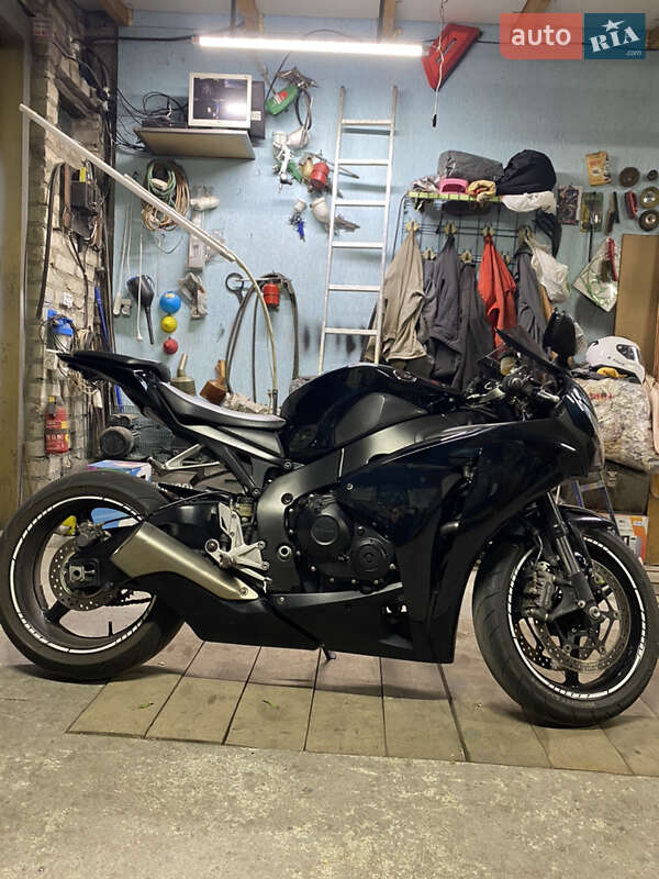 Спортбайк Honda CBR 1000RR 2008 в Богдановке