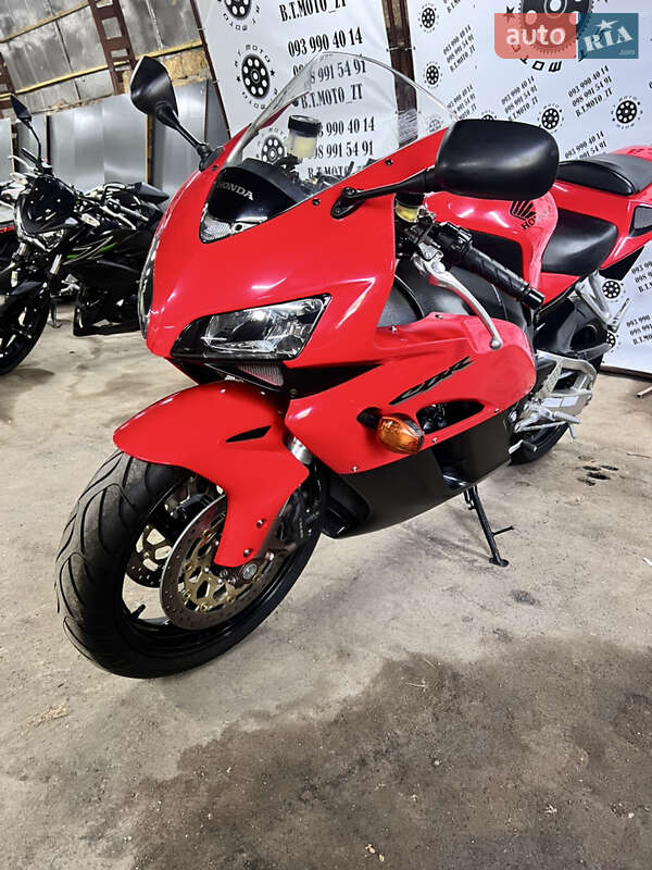 Спортбайк Honda CBR 1000RR 2004 в Житомире