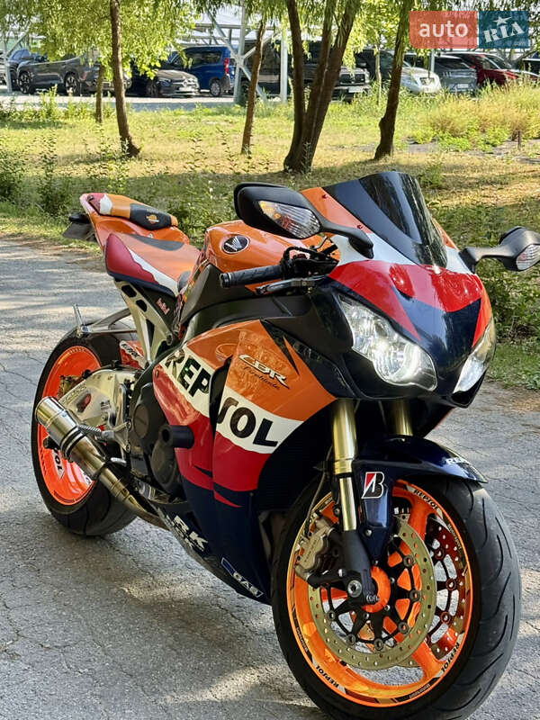 Спортбайк Honda CBR 1000RR 2008 в Новомосковську