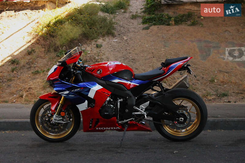 Спортбайк Honda CBR 1000RR 2022 в Одессе фото 3 Спортбайк Honda CBR 1000RR 2022 в Одессе