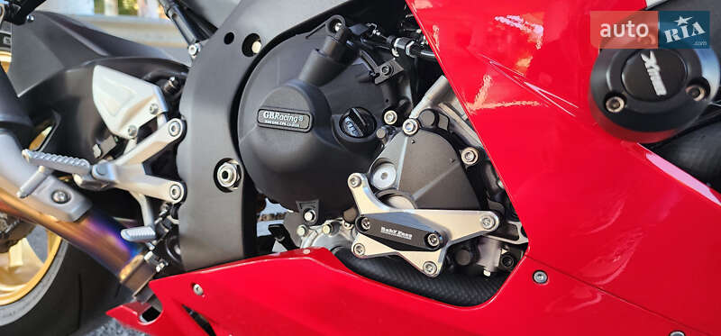 Спортбайк Honda CBR 1000RR 2022 в Одессе фото 22 Спортбайк Honda CBR 1000RR 2022 в Одессе