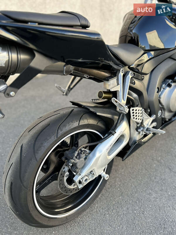 Спортбайк Honda CBR 1000RR 2004 в Києві