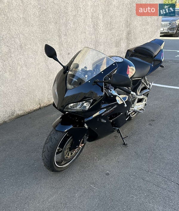 Спортбайк Honda CBR 1000RR 2004 в Києві