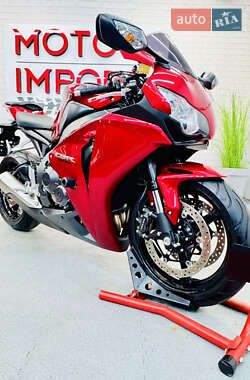 Спортбайк Honda CBR 1000RR 2009 в 