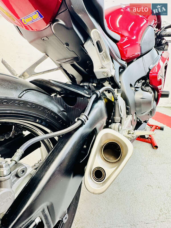 Спортбайк Honda CBR 1000RR 2009 в Одесі фото 17 Спортбайк Honda CBR 1000RR 2009 в Одесі