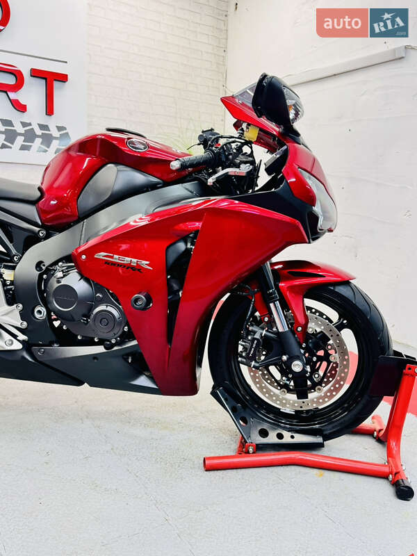 Спортбайк Honda CBR 1000RR 2009 в Одесі фото 27 Спортбайк Honda CBR 1000RR 2009 в Одесі