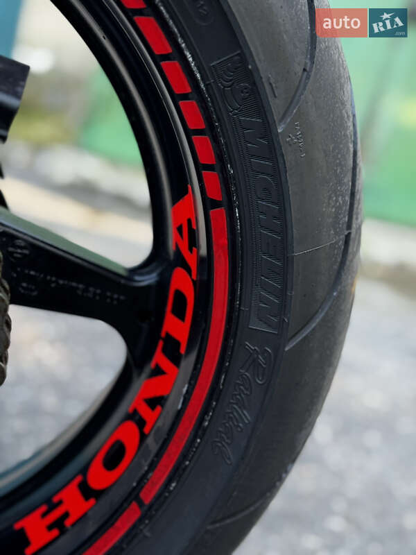 Спортбайк Honda CBR 1000RR 2010 в Одесі фото 26 Спортбайк Honda CBR 1000RR 2010 в Одесі
