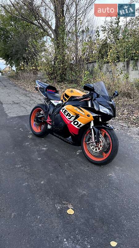 Спортбайк Honda CBR 1000RR 2007 в Гореничах