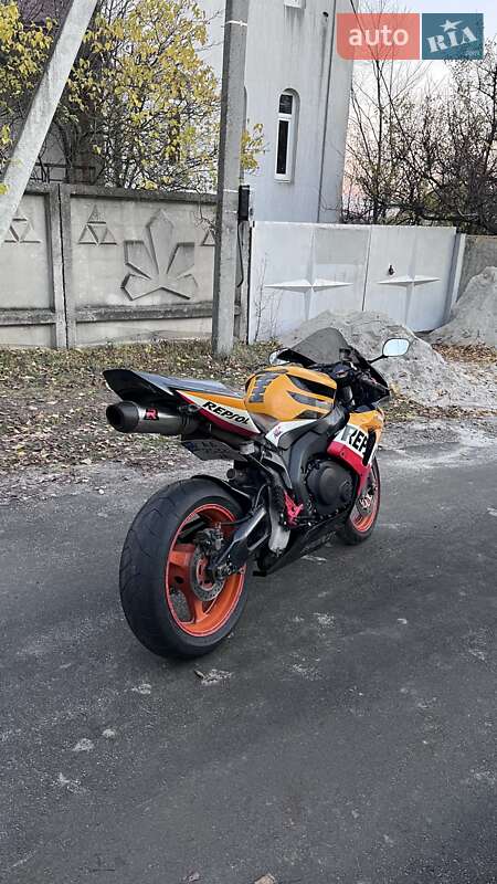 Спортбайк Honda CBR 1000RR 2007 в Гореничах