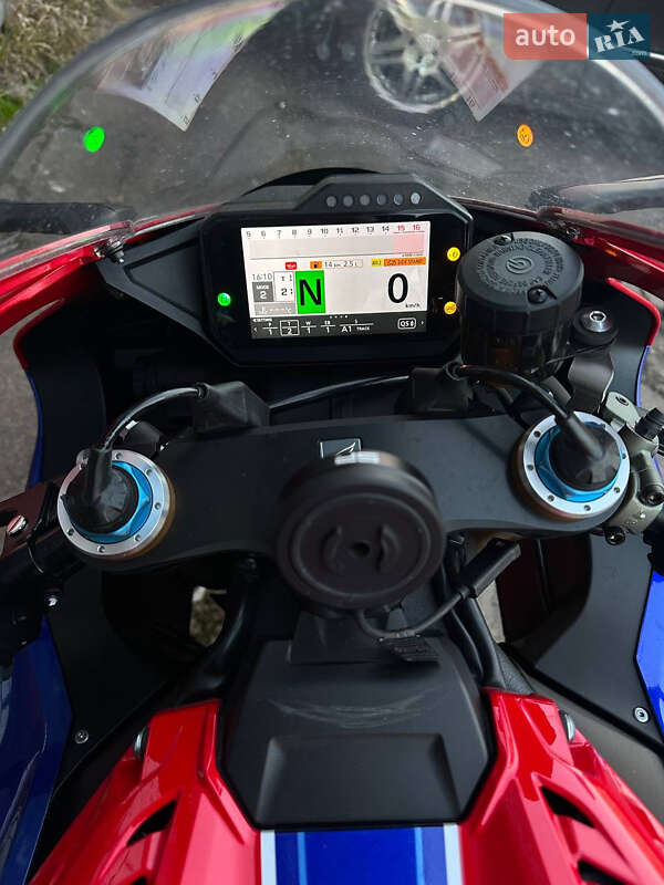 Спортбайк Honda CBR 1000RR 2023 в Киеве