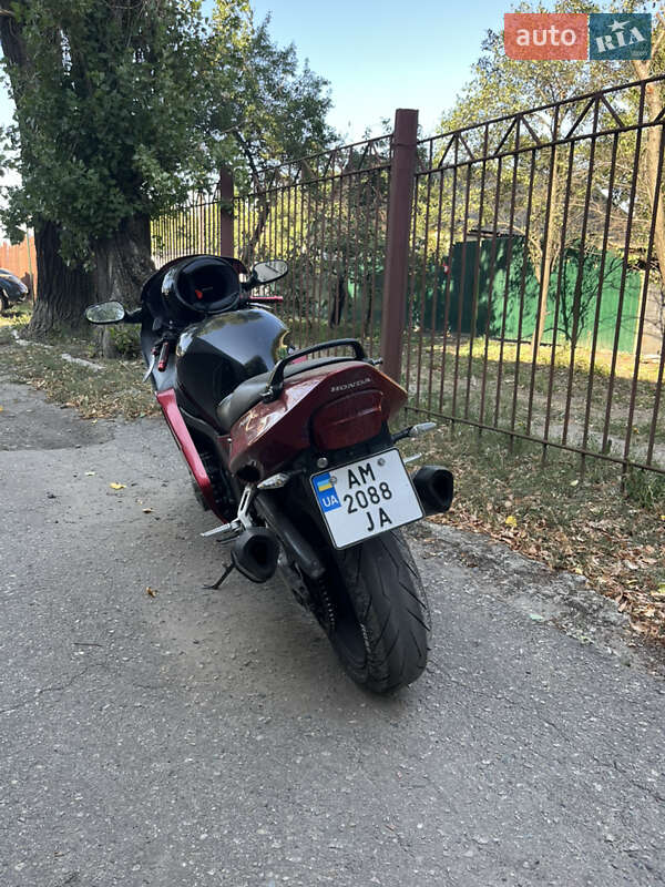 Мотоцикл Спорт-туризм Honda CBR 1100XX Blackbird 2000 в Днепре