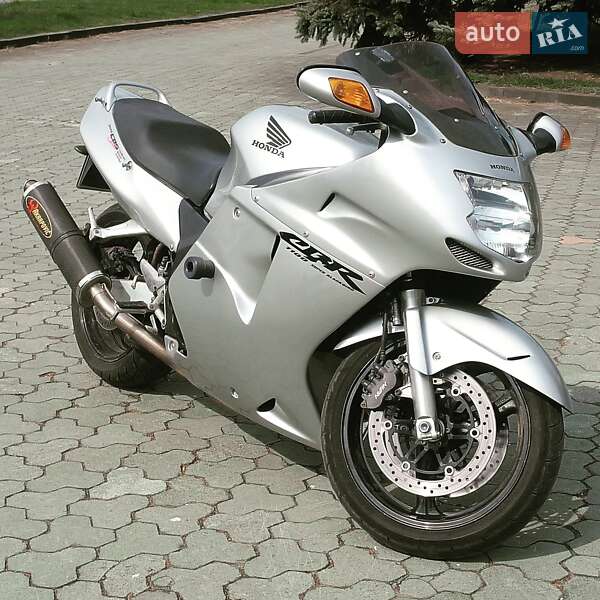 Мотоцикл Спорт-туризм Honda CBR 1100XX 2001 в 