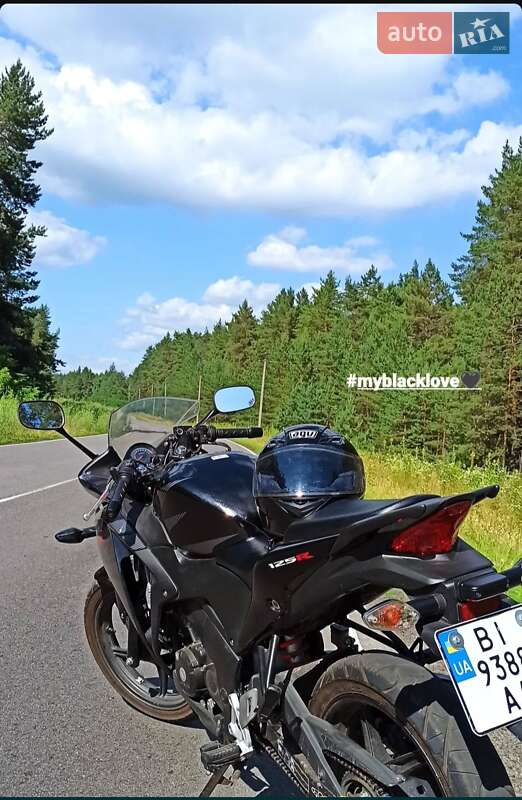 Мотоцикл Без обтекателей (Naked bike) Honda CBR 125R 2016 в Полтаве
