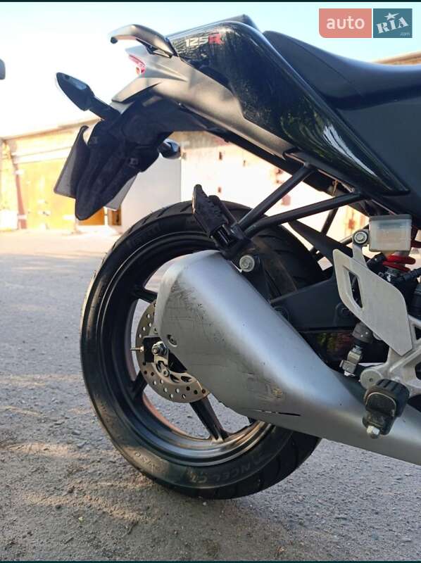 Мотоцикл Без обтекателей (Naked bike) Honda CBR 125R 2016 в Полтаве