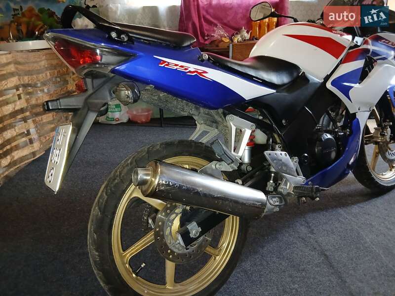 Грузовые мотороллеры, мотоциклы, скутеры, мопеды Honda CBR 125R 2009 в Украинке
