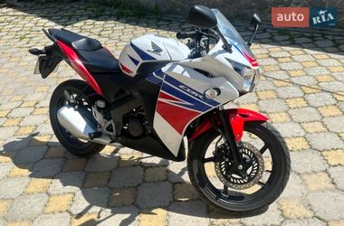 Мотоцикл Многоцелевой (All-round) Honda CBR 125R 2016 в Харькове