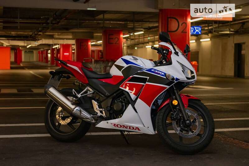 Спортбайк Honda CBR 250R 2014 в Киеве