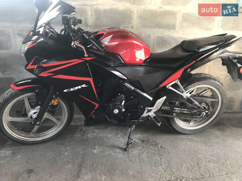 Мотоцикл Спорт-туризм Honda CBR 250R 2011 в Звенигородке