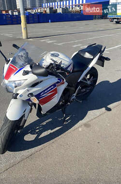 Мотоцикл Спорт-туризм Honda CBR 250R 2012 в Киеве