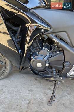 Спортбайк Honda CBR 250R 2013 в 