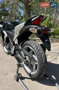 Мотоцикл Спорт-туризм Honda CBR 250R 2011 в 