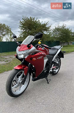 Мотоцикл Спорт-туризм Honda CBR 250R 2011 в 