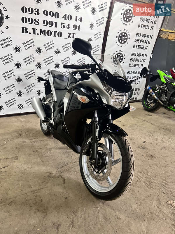 Мотоцикл Спорт-туризм Honda CBR 250R 2012 в 